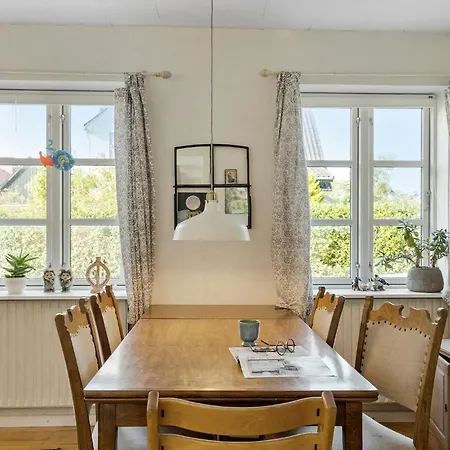 4 Bedroom Gorgeous In Faxe Ladeplads Semesterbostad