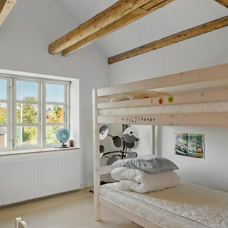 4 Bedroom Gorgeous In Faxe Ladeplads Semesterbostad