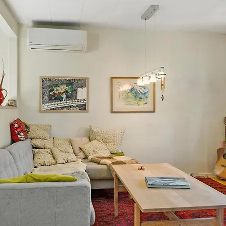 Semesterbostad 4 Bedroom Gorgeous In Faxe Ladeplads Fakse Ladeplads